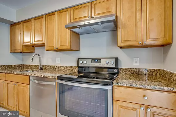 Burke, VA 22015,9560 CHERRY OAK CT