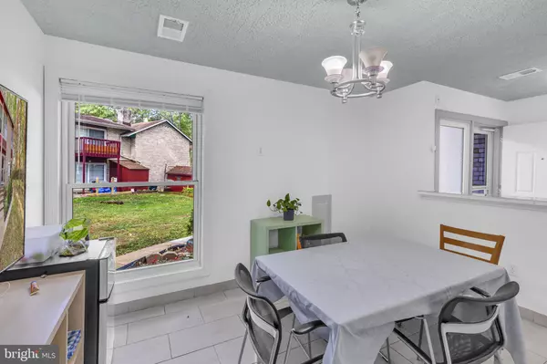 Lanham, MD 20706,8585 SEASONS WAY #47B