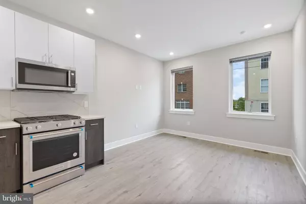 Philadelphia, PA 19123,408-10 N FRONT ST #1