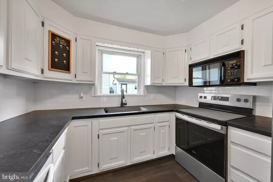 261 W POPLAR ST, Fleetwood, PA 19522