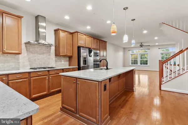 Herndon, VA 20171,13693 NEIL ARMSTRONG AVE