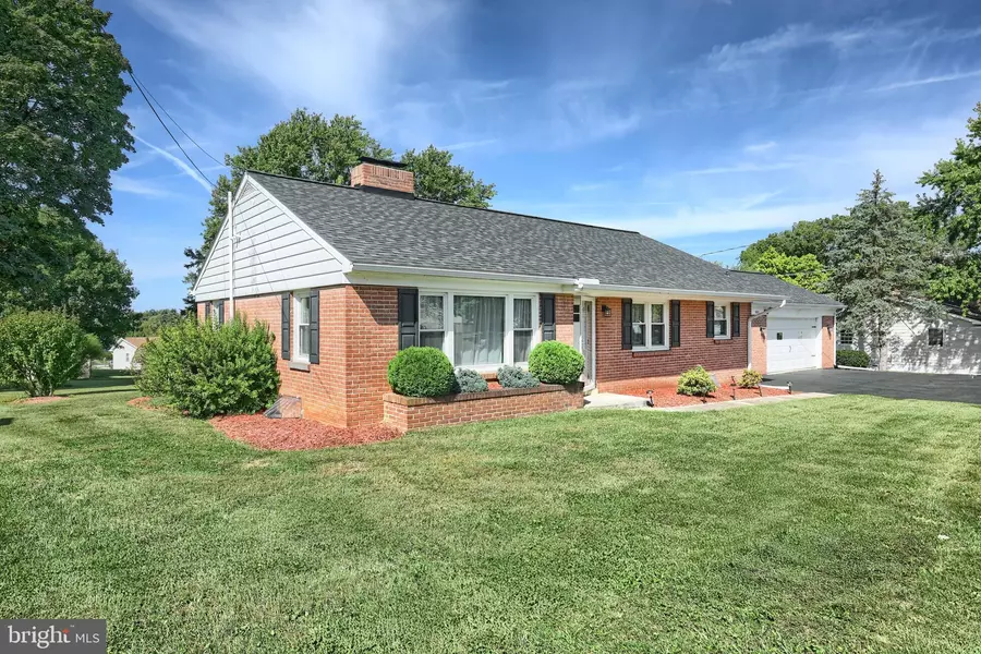 3021 GRANDVIEW RD, Hanover, PA 17331