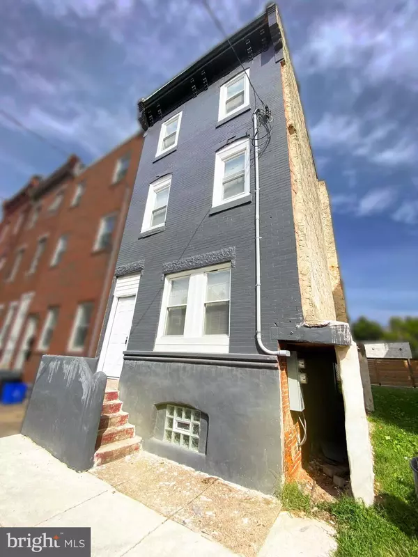 915 W DAUPHIN ST, Philadelphia, PA 19133