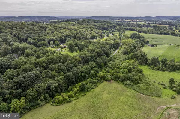 Reinholds, PA 17569,585 N RIDGE RD