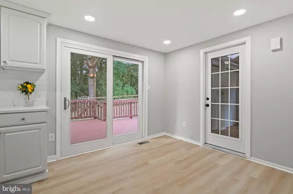 Burke, VA 22015,6122 MANTLE RD