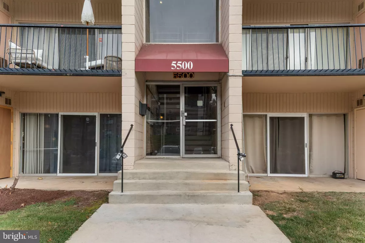 New Carrollton, MD 20784,5500 KAREN ELAINE DR #911