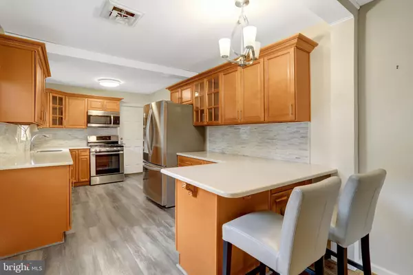 Annandale, VA 22003,7704 THOR DR