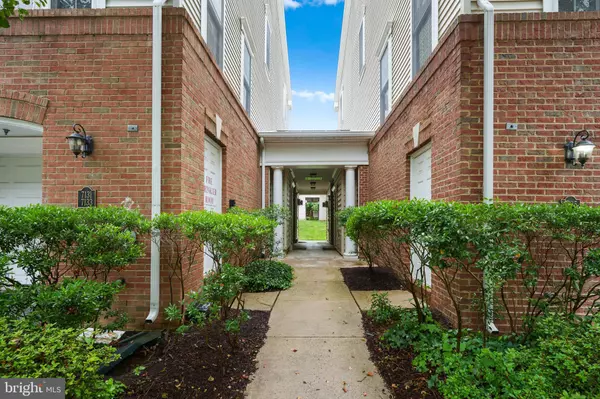 Alexandria, VA 22306,7135 HUNTLEY CREEK PL #55