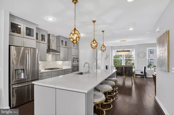 Herndon, VA 20171,3055 ALAN SHEPARD ST