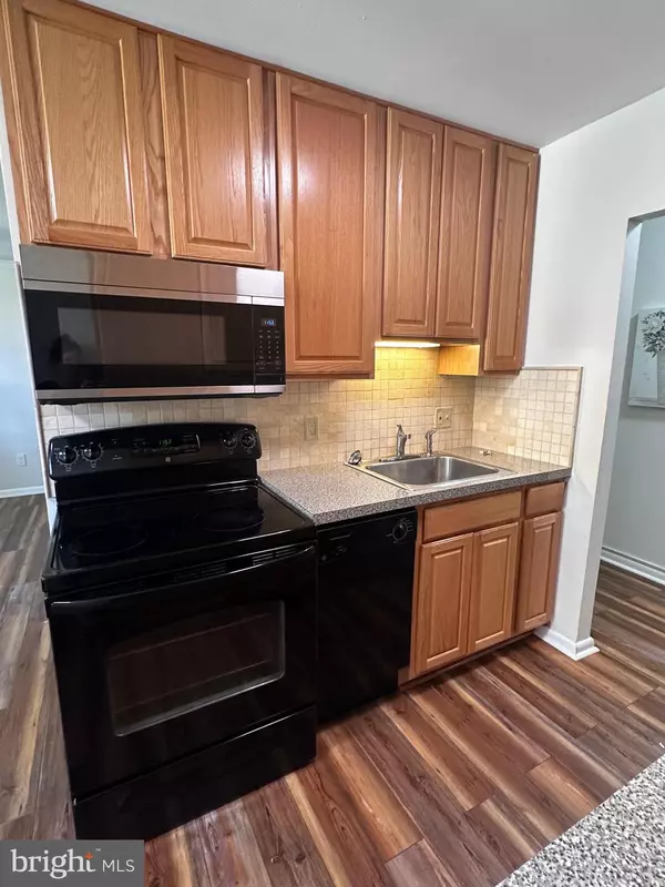 Downingtown, PA 19335,335 E LANCASTER AVE #F-13