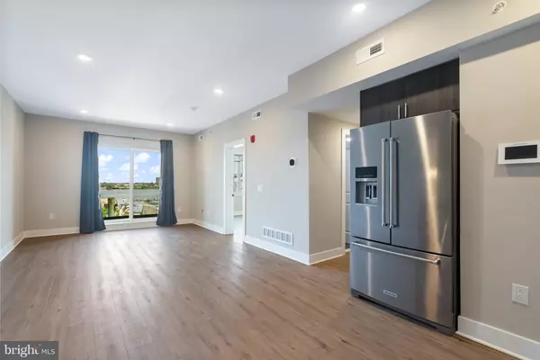 Philadelphia, PA 19123,408-10 N FRONT ST #5