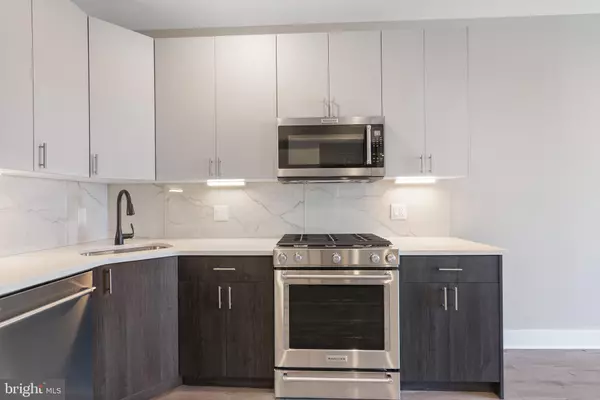 Philadelphia, PA 19123,408-10 N FRONT ST #5