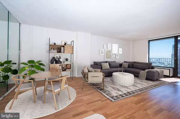 Philadelphia, PA 19102,1420-00 LOCUST ST #24R