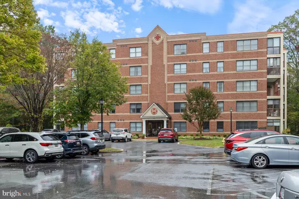 Severna Park, MD 21146,604 MCKINSEY PARK DR #402