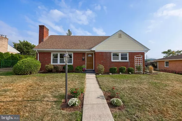 428 BEECH AVE, Hershey, PA 17033