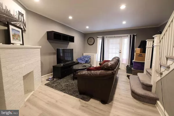 Upper Darby, PA 19082,83 N STATE RD