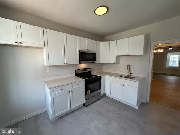 Philadelphia, PA 19142,2433 S MILLICK ST