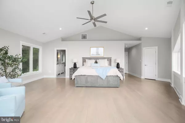 Lorton, VA 22079,5911 MOUNT VERNON BLVD