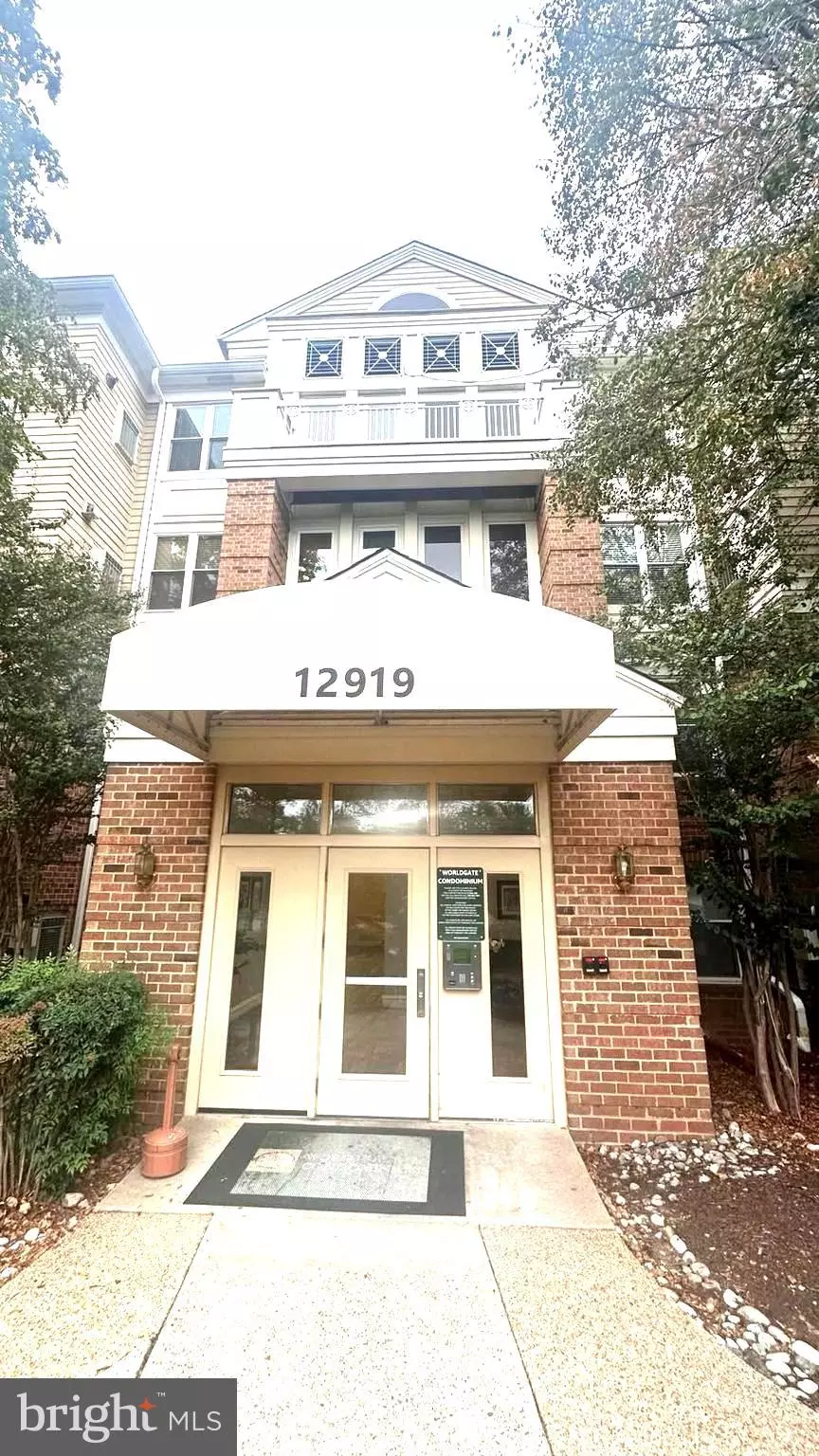 Herndon, VA 20170,12919 ALTON SQ #203