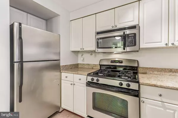 Arlington, VA 22201,1050 N TAYLOR ST #1-105