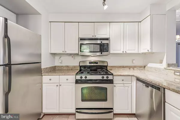 Arlington, VA 22201,1050 N TAYLOR ST #1-105