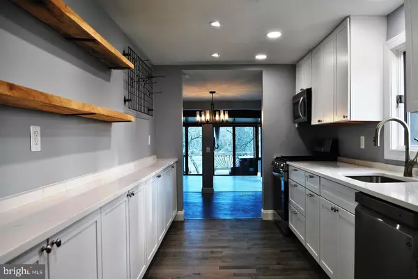 Glen Burnie, MD 21060,14 LEYMAR RD