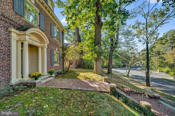 Trenton, NJ 08618,27 WHITTIER AVE