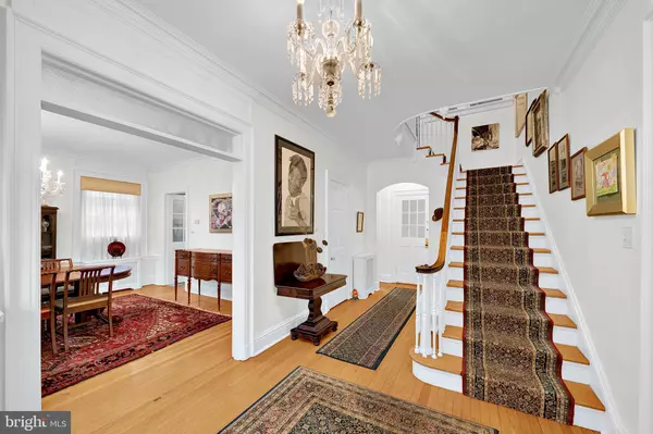 Trenton, NJ 08618,27 WHITTIER AVE