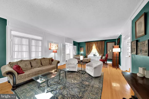 Trenton, NJ 08618,27 WHITTIER AVE