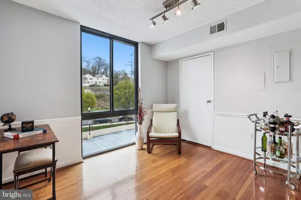 Arlington, VA 22204,4500 S FOUR MILE RUN DR #129