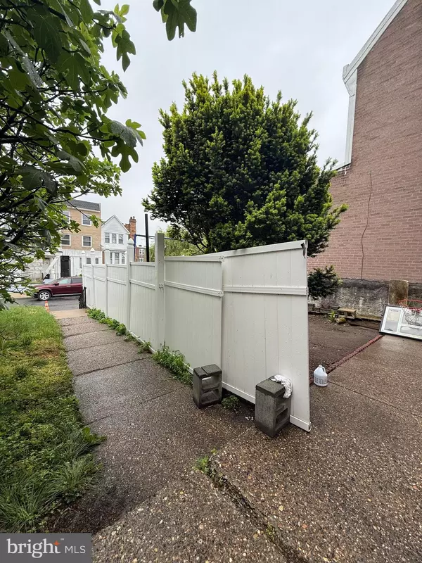 Philadelphia, PA 19151,446 N DAGGETT ST