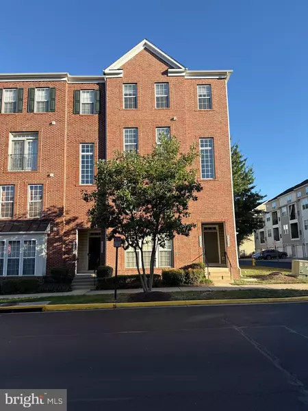 15227 LANCASHIRE DR, Woodbridge, VA 22191