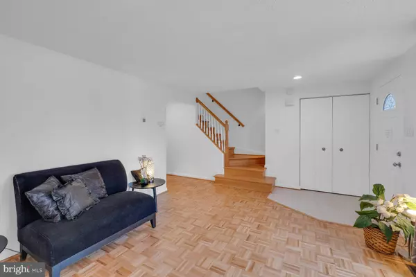 Gaithersburg, MD 20877,18327 IVY OAK TER