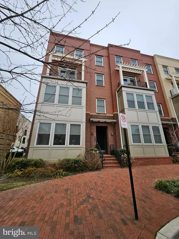 620 E HOWELL AVE #101, Alexandria, VA 22301