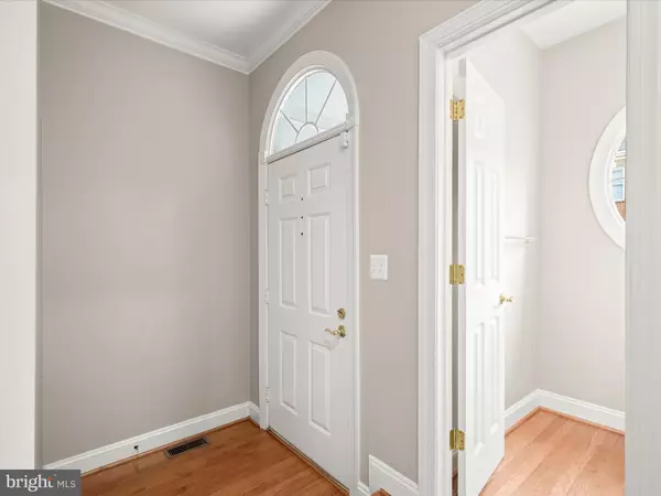 Fairfax, VA 22030,10502 CHANCERY CT