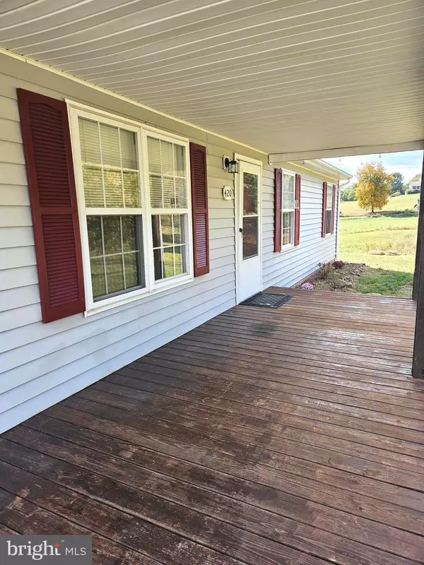 Gore, VA 22637,420 TWINE LN