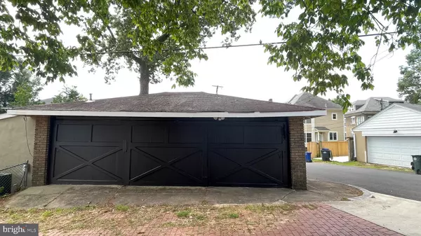 Washington, DC 20011,1415 HAMILTON ST NW #CARRIAGE HOUSE