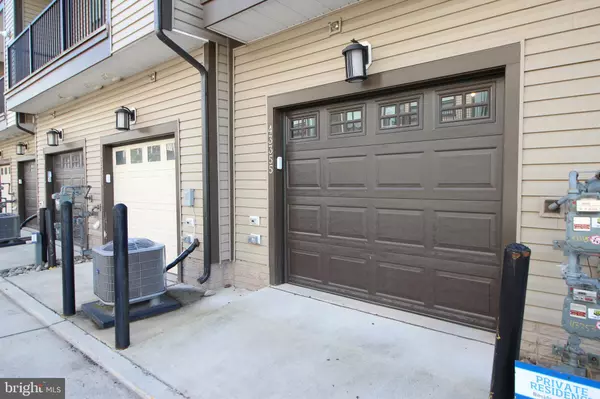 Ashburn, VA 20148,43355 RADFORD DIVIDE TER