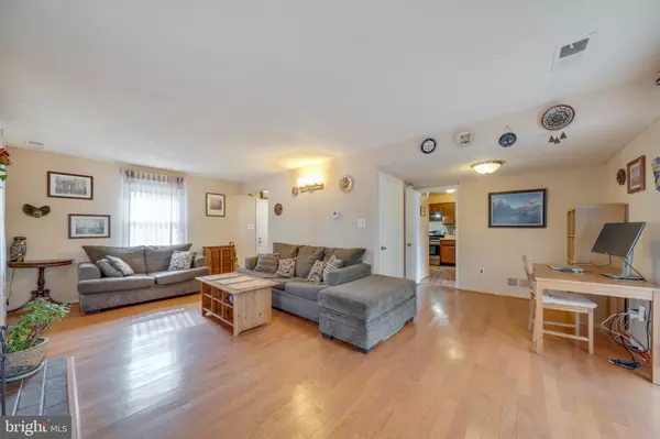 Manassas, VA 20109,10102 ROSLYN CT