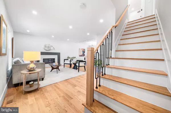 Arlington, VA 22207,4122 17TH ST N