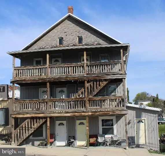 31 E HIGH ST #1/2, Red Lion, PA 17356