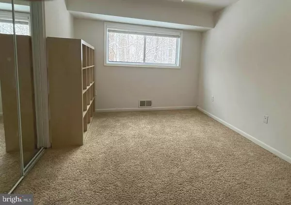 Bethesda, MD 20814,10619 WEYMOUTH ST #102