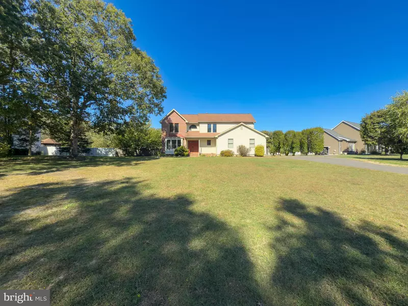 16 ARCADIAN DR, Sicklerville, NJ 08081