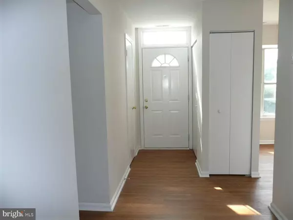 Chantilly, VA 20151,13756 FLOWING BROOK CT