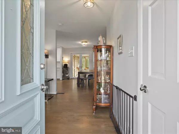 Herndon, VA 20171,2736 CALKINS RD