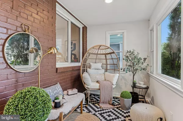 Alexandria, VA 22305,141 LYNHAVEN DR