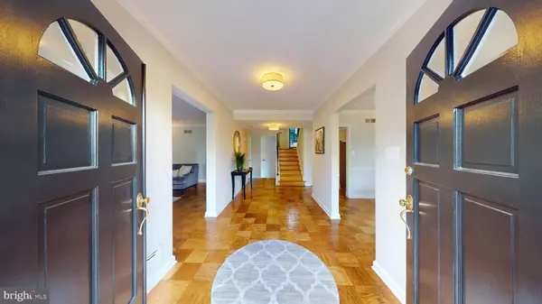 Alexandria, VA 22307,7204 REGENT DR