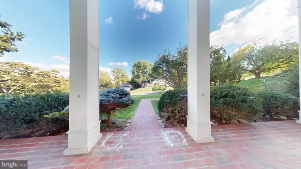 Alexandria, VA 22307,7204 REGENT DR