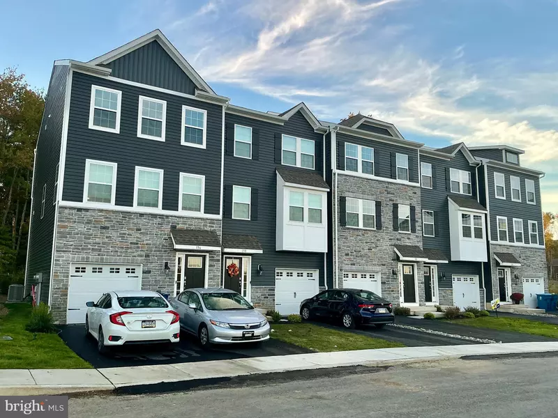 162 BELL CT, Sellersville, PA 18960