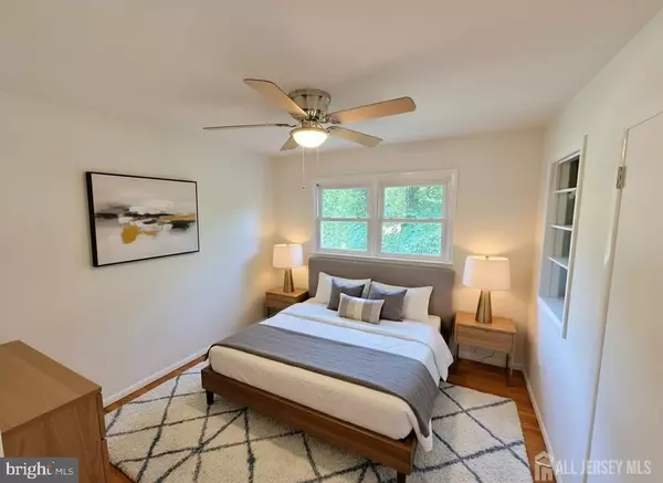 West Windsor, NJ 08550,12 ZIFF LA